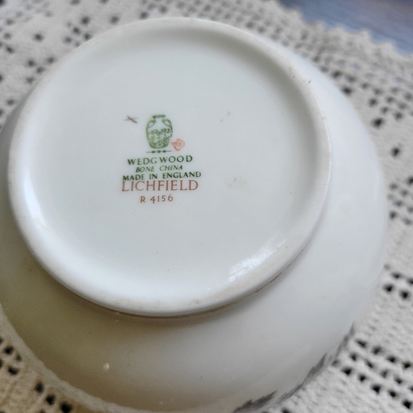 Wedgwood Lichfield England Bone China Covered Sugar & Creamer - Picture 2 of 10